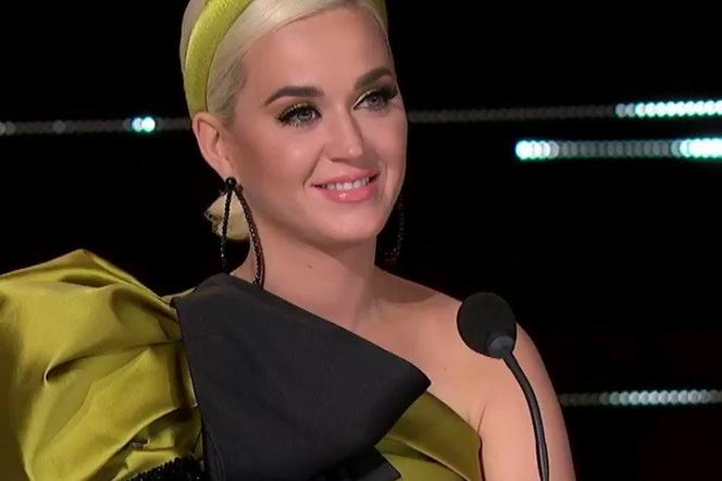 Nowa fryzura Katy Perry przeniosła nas do 2017 roku. Gwiazda ma machinę czasu? 