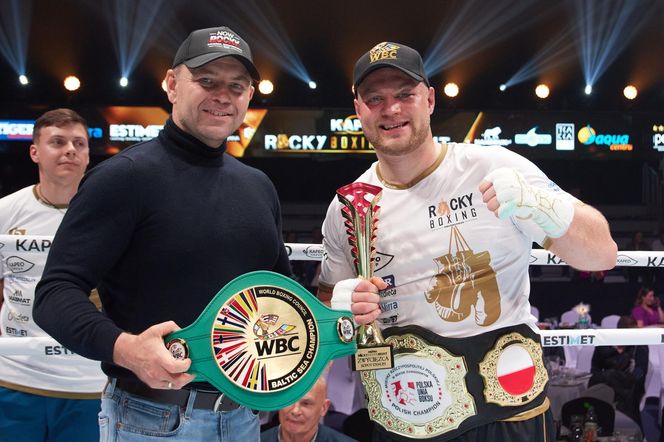 Karol Nawrocki i bokserzy