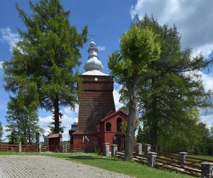 Ta małopolska wieś należała kiedyś do biskupa. Mieszkali w niej Łemkowie