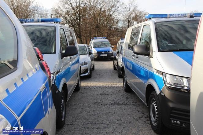 55 nowych radiowozów dla policjantów garnizonu dolnośląskiego