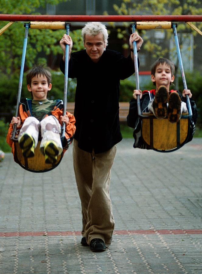 Robert Gawliński z synami świętuje 30-lecie Wilków
