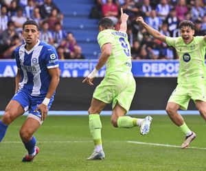 Robert Lewandowski ośmiesza Alaves! Hattrick. Galaktyczna forma gwiazdora Barcelony