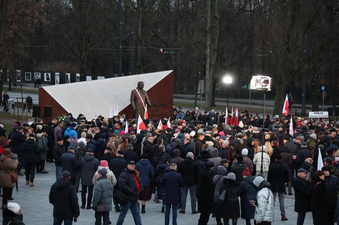 Odsłonięcie pomnika Lecha Kaczyńskiego przy Placu Teatralnym w Lublinie