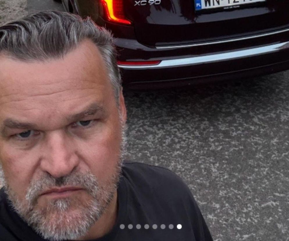 Oskarżony dziennikarz TVN, Adam Kornacki chwali się nową furą. Co za popis!