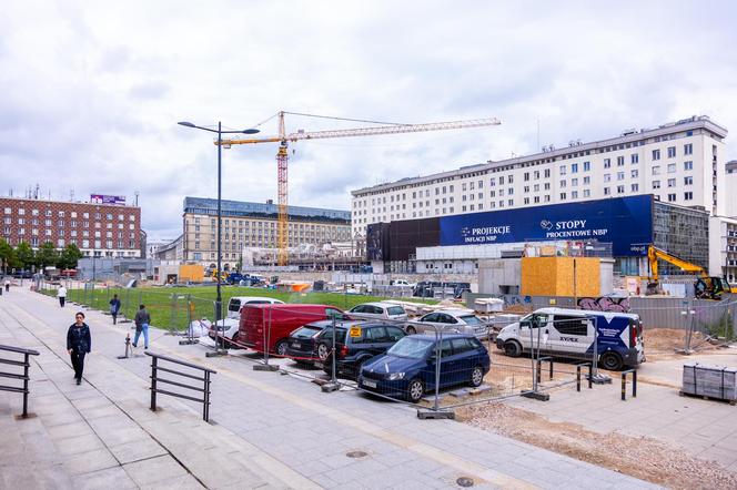 Parking podziemny pod placem Powstańców Warszawy w budowie