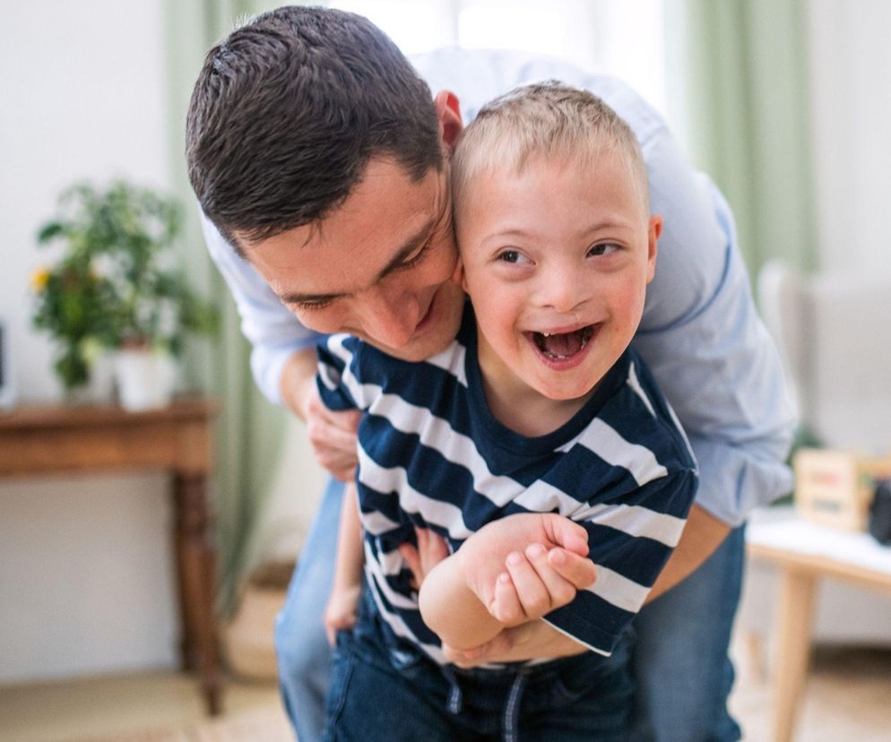 Świadczenie pielęgnacyjne 2024. Jakie warunki trzeba spełnić, by otrzymać pieniądze?