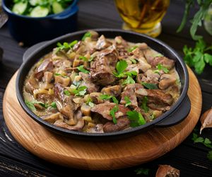 Wątróbka drobiowa w pieczarkowym sosie