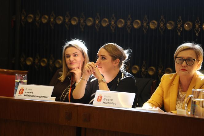 Nadzwyczajna sesja Rady Warszawy