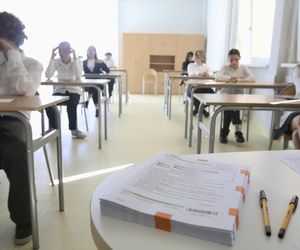 Egzaminy ósmoklasisty 2025 POLSKI. Kiedy jest i ile trwa E8 z języka polskiego?