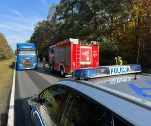 Wypadek na DK 10 pod Piłą. Autobus z dziećmi uderzył w cysternę