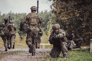 Siły Zbrojne RP rosną w siłę. Ile żołnierzy liczy polska armia i co z retencją?