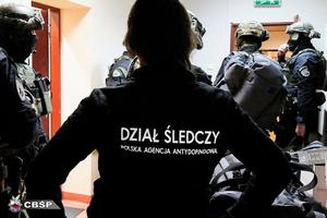 Jedna z największych akcji w historii CBŚP! Przestępcy produkowali i sprzedawali fałszywe produkty lecznicze