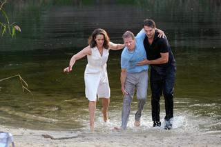 M jak miłość, odc. 1780: (Dima (Michaił Pszeniczny),  Elka (Hanna Konarowska-Lewińska), Artur Nowakowski (Łukasz Garlicki)