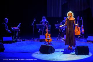 „Femmes czyli kobiety”. Koncert Justyny Bacz w Centrum Sztuki Mościce