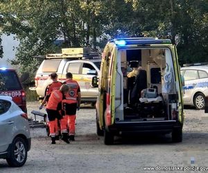  Śmiertelny wypadek pod Jaworem. 45-latek spadł ze skarpy do zbiornika z wodą [ZDJĘCIA].