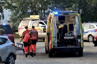  Śmiertelny wypadek pod Jaworem. 45-latek spadł ze skarpy do zbiornika z wodą [ZDJĘCIA].