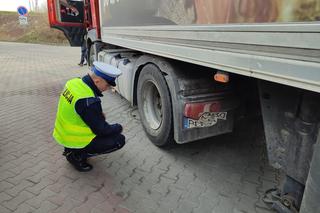5 mandatów i 6 zabranych dowodów rejestracyjnych. Policjanci kontrolowali ciężarówki i busy