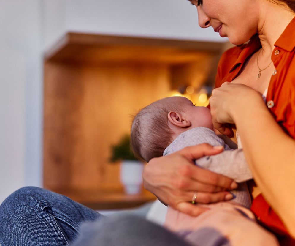 Oto co dzieje się w mózgu mamy, która karmi dziecko piersią. „Prawdziwa magia biologii i więzi!”