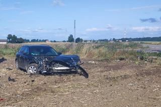 Śmiertelny wypadek pod Inowrocławiem! 40-latka nie żyje. Zawinił kierowca audi?