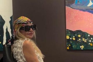 Monika Olejnik pręży biust w wydekoltowanej sukni. Co za sylwetka!