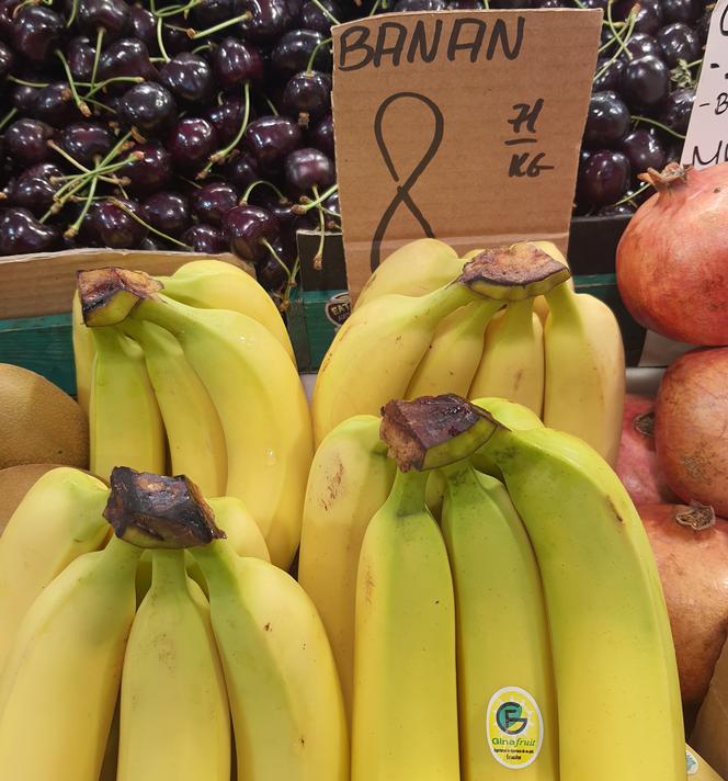 Banany to koszt około 8 zł. Dużo taniej jest w supermarkecie