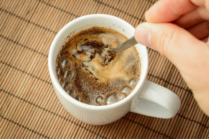 Dodaj do kawy zamiast cukru. Poprawisz smak i swoje zdrowie