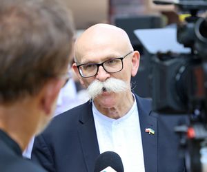 Zapłaci rodzicom z własnej kieszeni za urodzenie dziecka