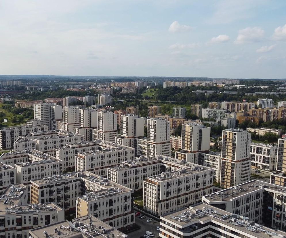 To najbardziej zabetonowane osiedle w Krakowie według AI. Mówi się, że to szczyt patodeweloperki [GALERIA]