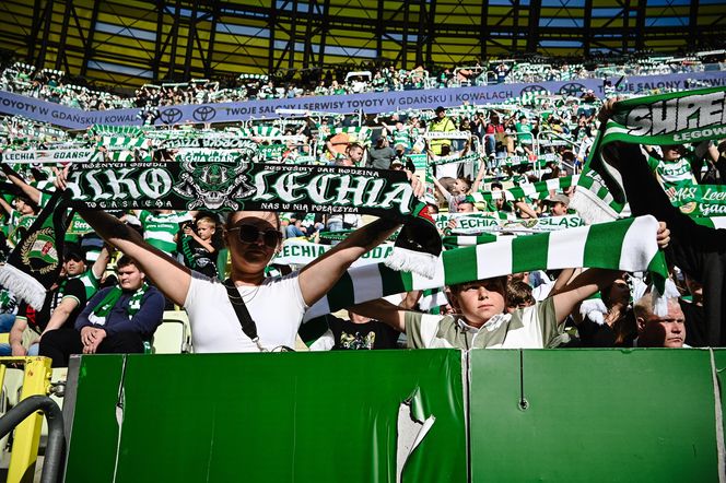 Derby Trójmiasta. Tak bawili się kibice na meczu Lechia Gdańsk - Arka Gdynia [ZDJĘCIA]