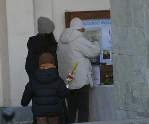 Marta Kaczyńska z synkiem Stanisławem wybrała się w niedzielę palmową do kościoła