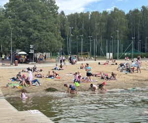 Wakacyjny patrol Eska Summer City na olsztyńskiej Plaży Miejskiej