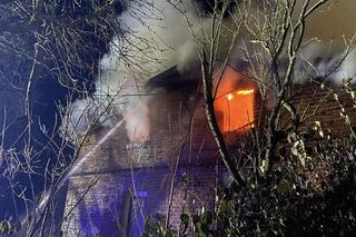 Nocny pożar pod Grudziądzem! Z domu niewiele zostało [ZDJĘCIA]