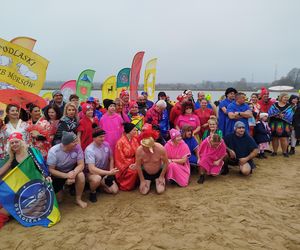 Mazowieckie Morsy otworzyły sezon morsowania 2025/2026 nad zalewem w Siedlcach