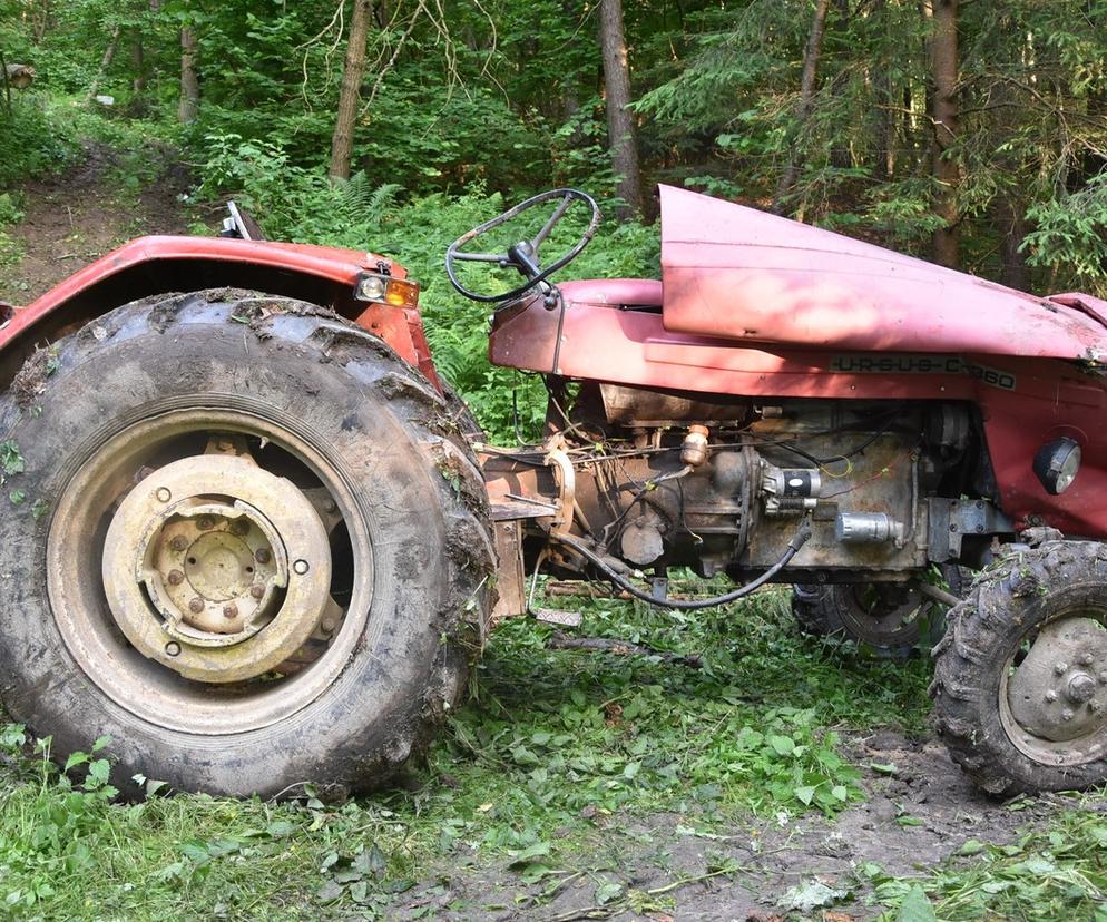 Tragedia w lesie w woj. lubelskim. Mężczyzna został przygnieciony przez traktor