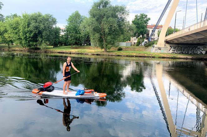 To nie lada wyczyn! Płynie na desce SUP z Bydgoszczy do Berlina