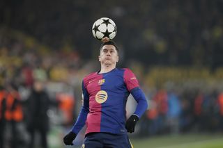 Czarne chmury nad Robertem Lewandowskim? W Hiszpanii aż huczy, FC Barcelona ma szukać następcy Polaka