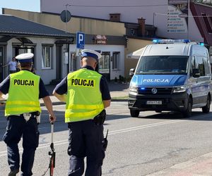 Jastrzębia. 2-letnie dziecko wpadło pod samochód