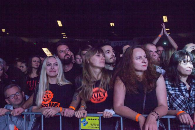 Kult w Spodku: Koncert ściągnął tysiące wiernych fanów [ZDJĘCIA]