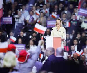 Porównujemy stroje Marty Nawrockiej i Małgorzaty Trzaskowskiej