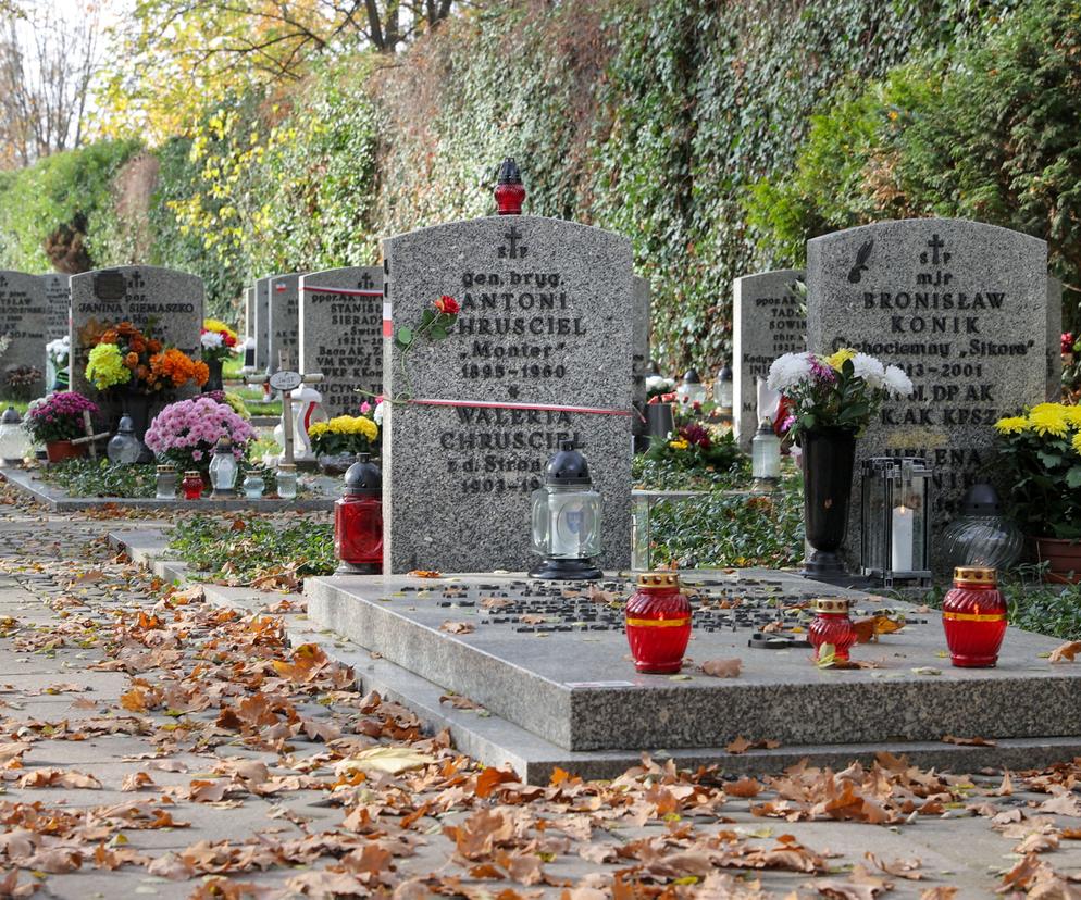 Muzeum Powstania Warszawskiego wyremontowało groby żołnierzy Armii Krajowej. Odnowiono ponad 150 grobów