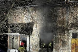 Pożar budynku na Żoliborzu. Strażacy wynieśli dwie osoby