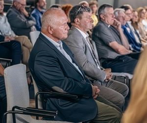 Decyzją Kapituły Nagrodę Główną w Konkursie zdobyła Dorota Filipiak za książkę  „Bug z Tobą. Historie o życiu i śmierci na wsi nadbużańskiego Podlasia”