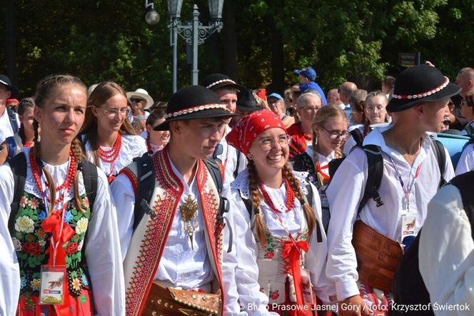 II szczyt pielgrzymkowy na Jasną Górę. Więcej pątników niż w zeszłym roku