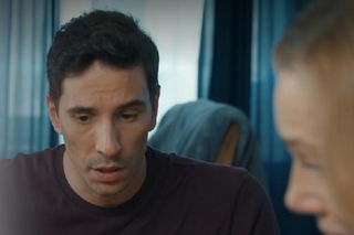 Barwy szczęścia, odcinek 3155. Tomasz (Jakub Sokołowski), Wanda (Maja Barełkowska)