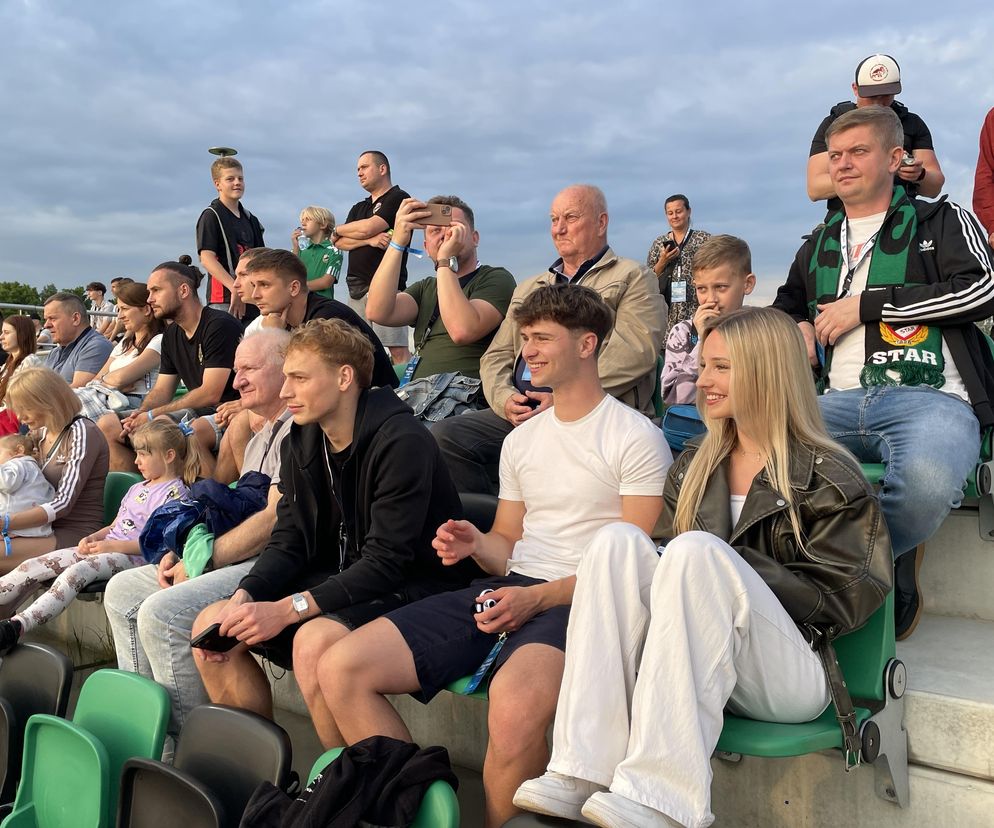 Kibice dopisali! Otwarcie stadionu w Starachowicach 