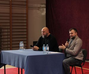 Dominik Dąbrowski spotkał się z młodzieżą III LO w Grudziądzu cz. II