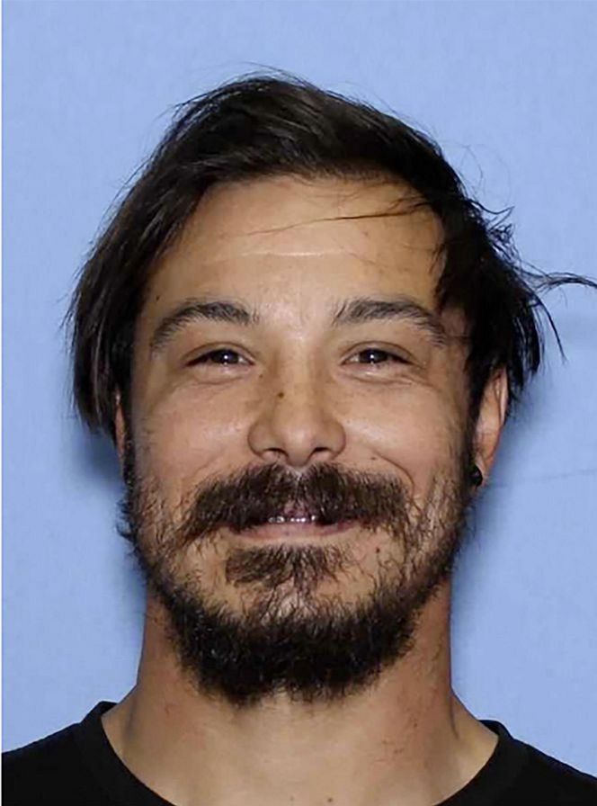 Szukają ojca, który zabił trzy córeczki. Nowe zdjęcia