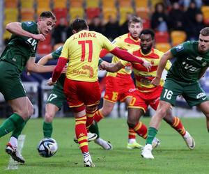 Trzy szybkie ciosy w meczu na szczycie. Jagiellonia liderem Ekstraklasy [WIDEO]