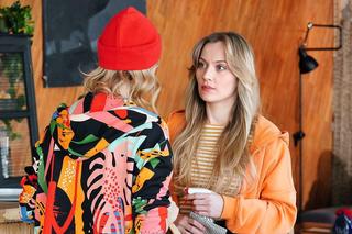 Barwy szczęścia odc. 2895. Anita (Karolina Porcari), Renata (Anna Mrozowska)