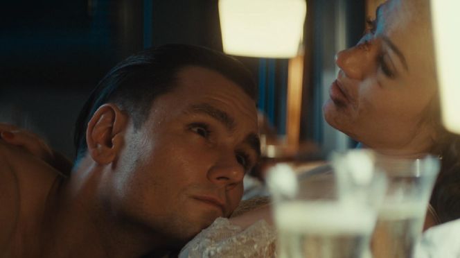 Zatoka szpiegów 2, odcinek 19. Franz (Bartosz Gelner), Eva (Sonia Mietielica)